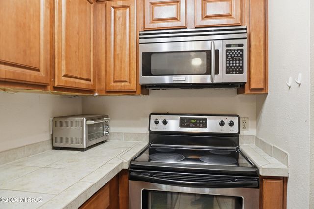 1810 E Blacklidge Dr Apt 416, Tucson, AZ 85719