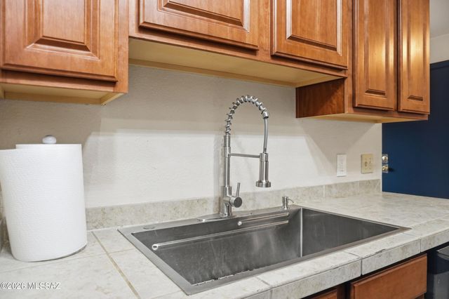 1810 E Blacklidge Dr Apt 416, Tucson, AZ 85719