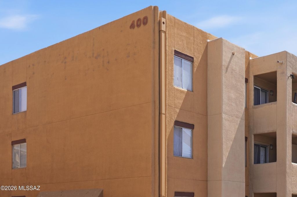 1810 E Blacklidge Dr Apt 416, Tucson, AZ 85719