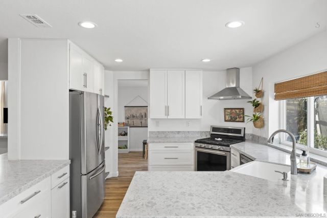 1883 Timber Trail, Vista, CA 92081