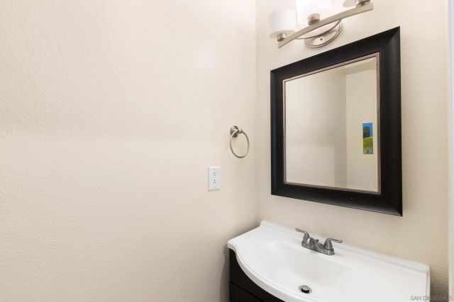 1883 Timber Trail, Vista, CA 92081