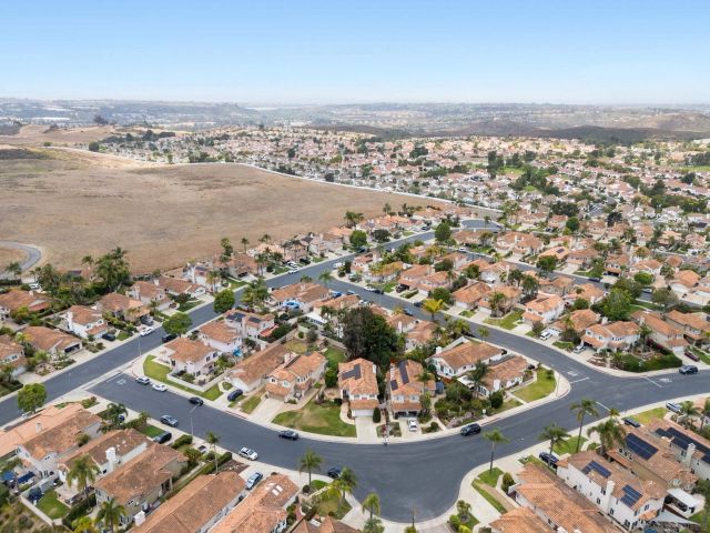 1883 Timber Trail, Vista, CA 92081