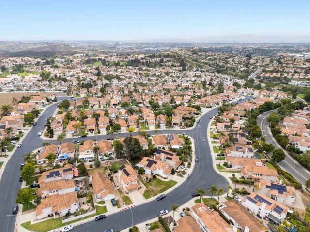 1883 Timber Trail, Vista, CA 92081