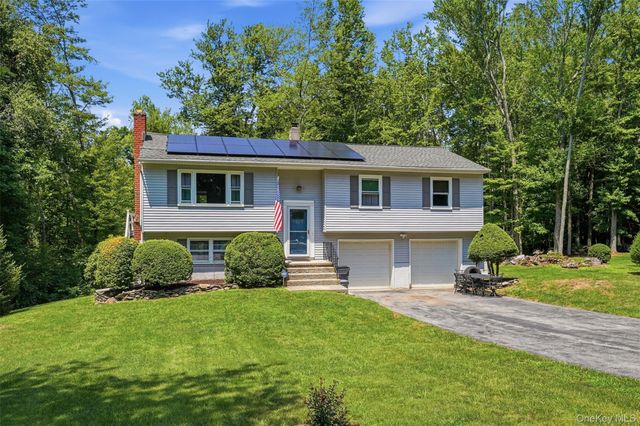 12 Talbot Drive, Pleasant Valley, NY 12569