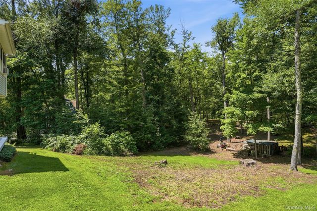 12 Talbot Drive, Pleasant Valley, NY 12569