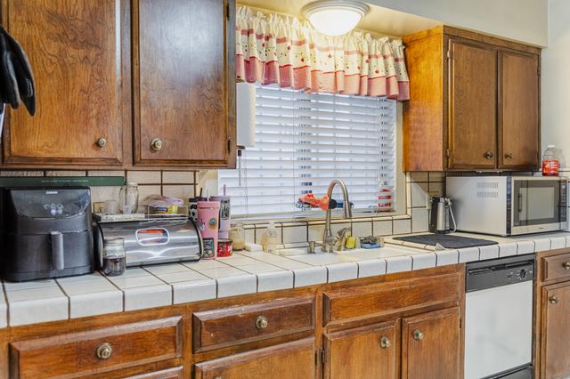 1608 Gettysburg Avenue, Clovis, CA 93611