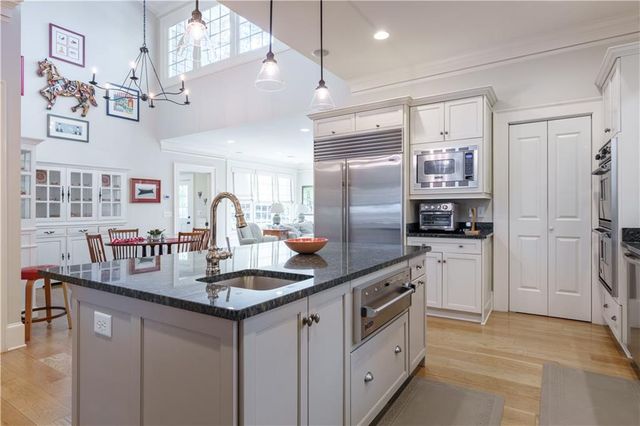 2394 Montview NW Drive, Atlanta, GA 30305