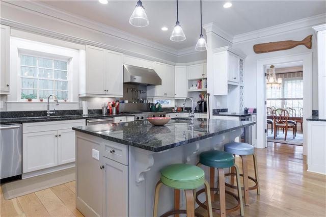 2394 Montview NW Drive, Atlanta, GA 30305