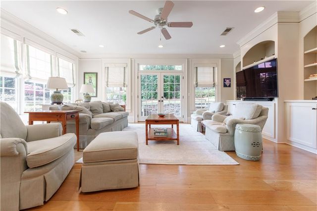 2394 Montview NW Drive, Atlanta, GA 30305