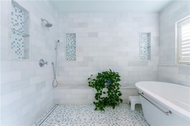 2394 Montview NW Drive, Atlanta, GA 30305