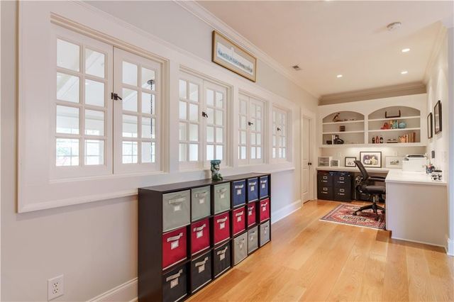 2394 Montview NW Drive, Atlanta, GA 30305