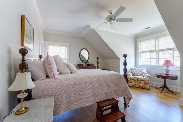 2394 Montview NW Drive, Atlanta, GA 30305