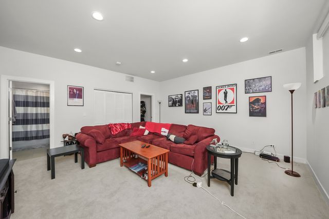 838 W Erie Street 1W, Chicago, IL 60642