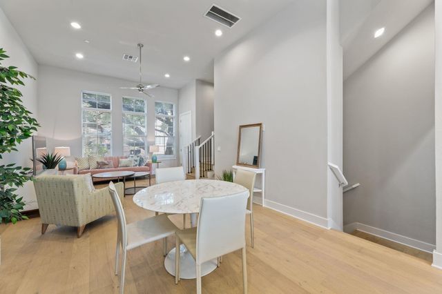 1301 Town Creek DR 2, Austin, TX 78741