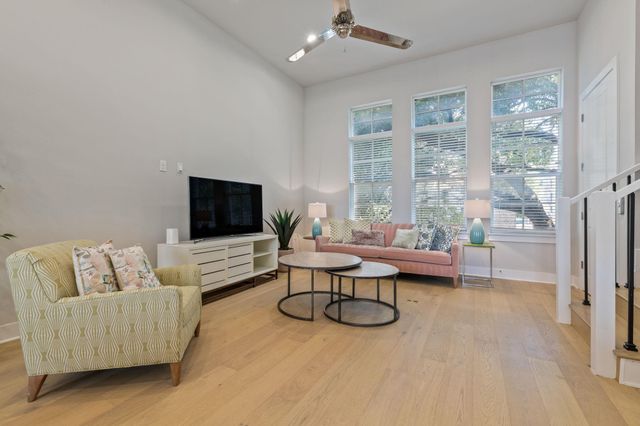 1301 Town Creek DR 2, Austin, TX 78741