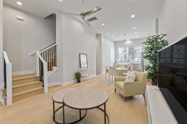 1301 Town Creek DR 2, Austin, TX 78741