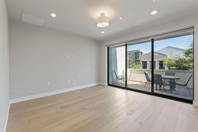 1301 Town Creek DR 2, Austin, TX 78741