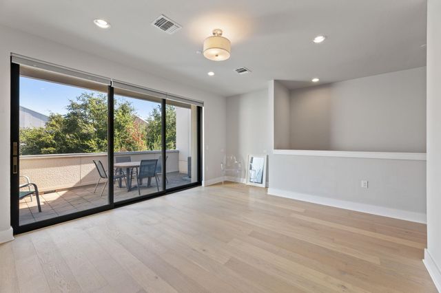 1301 Town Creek DR 2, Austin, TX 78741