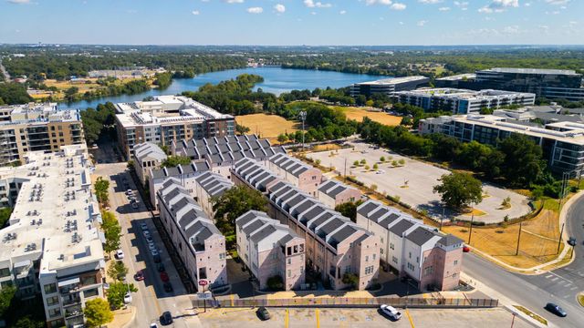 1301 Town Creek DR 2, Austin, TX 78741