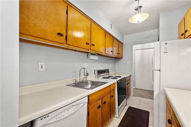 55 Highland Rd 205, Bethel Park, PA 15102