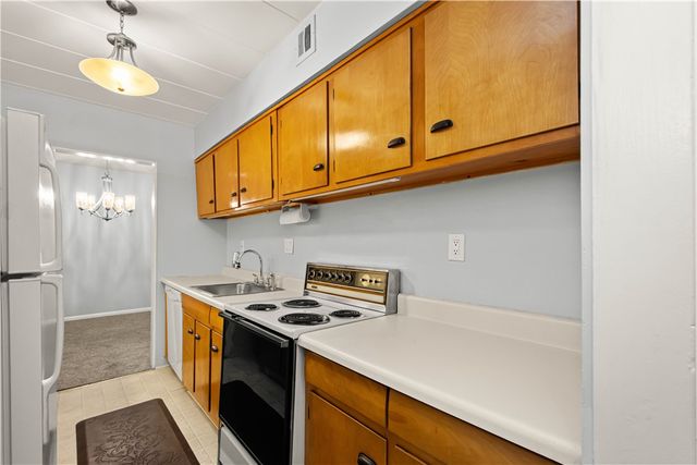 55 Highland Rd 205, Bethel Park, PA 15102