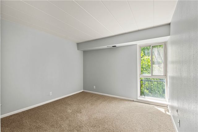 55 Highland Rd 205, Bethel Park, PA 15102