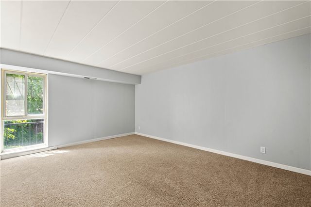 55 Highland Rd 205, Bethel Park, PA 15102