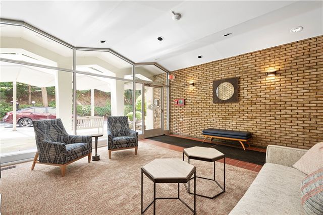 55 Highland Rd 205, Bethel Park, PA 15102
