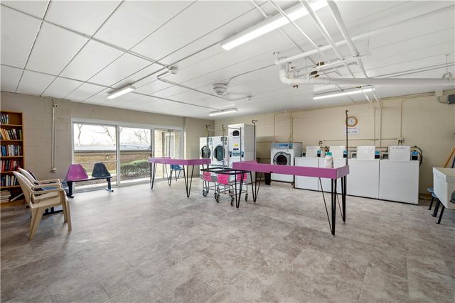 55 Highland Rd 205, Bethel Park, PA 15102