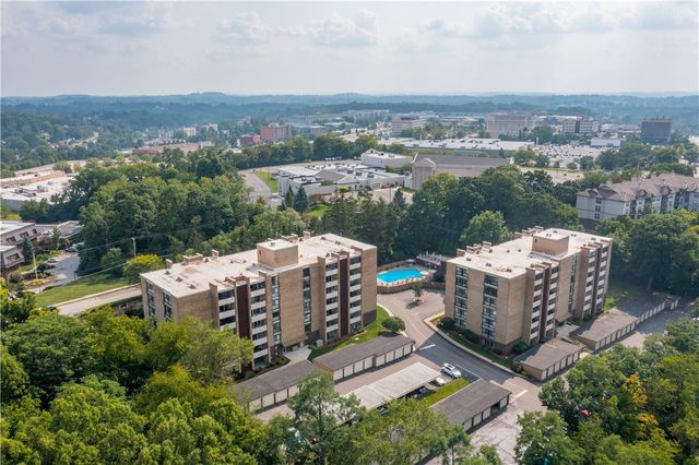 55 Highland Rd 205, Bethel Park, PA 15102