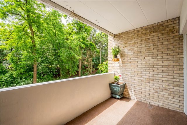 55 Highland Rd 205, Bethel Park, PA 15102