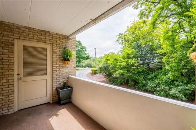 55 Highland Rd 205, Bethel Park, PA 15102