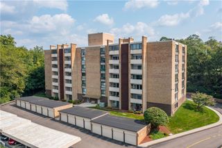 55 Highland Rd 205, Bethel Park, PA 15102