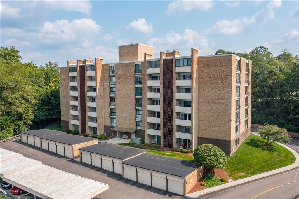 55 Highland Rd 205, Bethel Park, PA 15102
