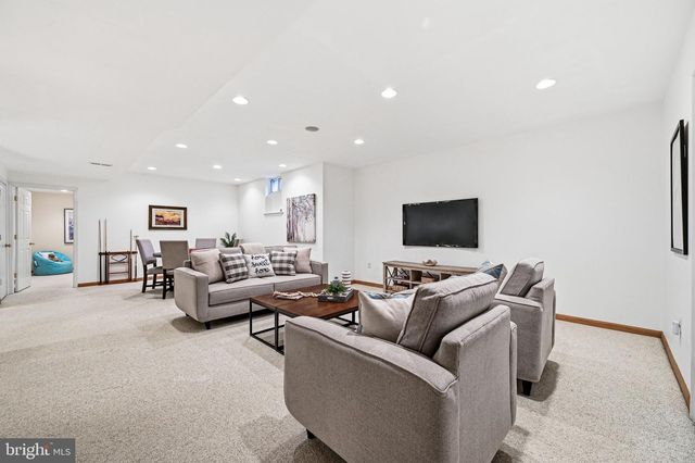 32 WOODSVIEW DR, Garnet Valley, PA 19060