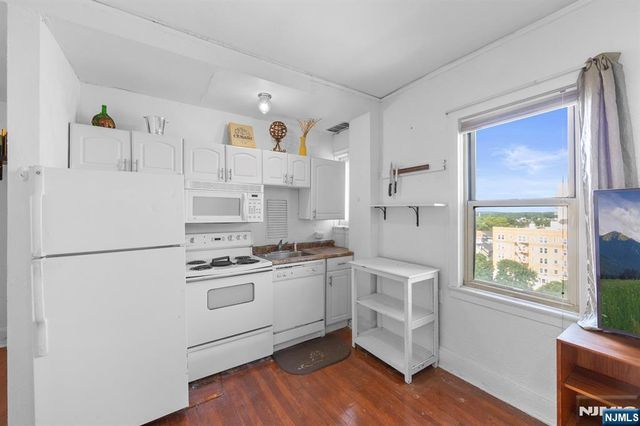 400 Deal Lake Drive 7H & 7G, Asbury Park, NJ 07712