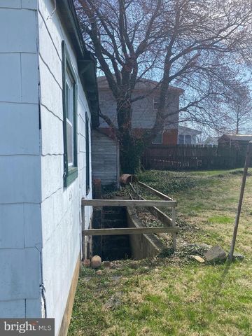 2210 S NELSON ST, Arlington, VA 22206