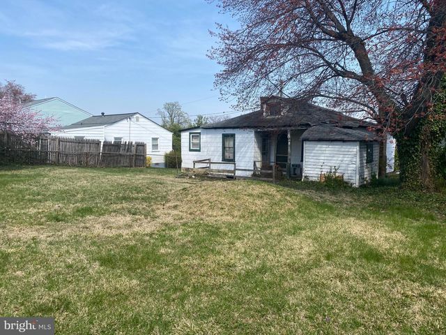 2210 S NELSON ST, Arlington, VA 22206