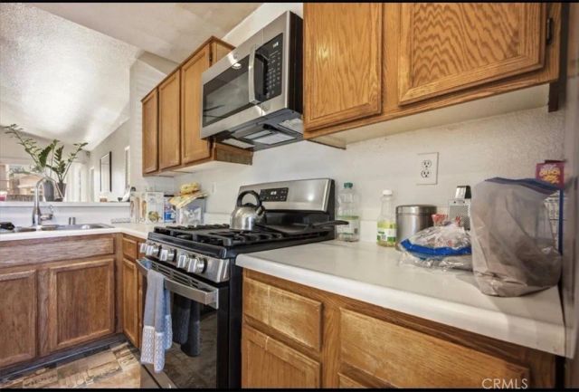 1305 Abbey Pines, Perris, CA 92571