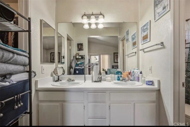 1305 Abbey Pines, Perris, CA 92571