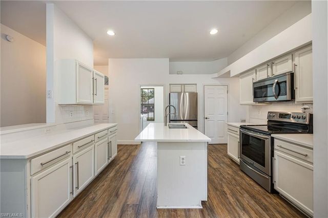 6477 Autumn Woods BLVD, Naples, FL 34109