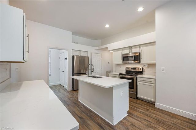 6477 Autumn Woods BLVD, Naples, FL 34109