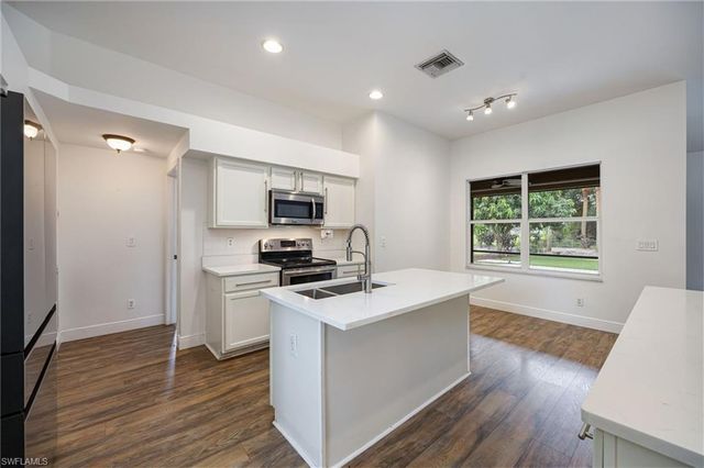 6477 Autumn Woods BLVD, Naples, FL 34109