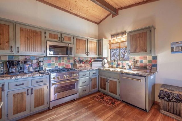 1439 Klamath Road, Big Bear, CA 92314