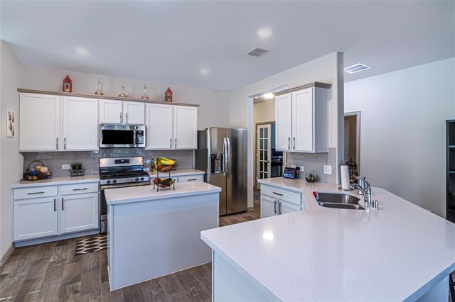 917 Rosewood Street, Princeton, TX 75407