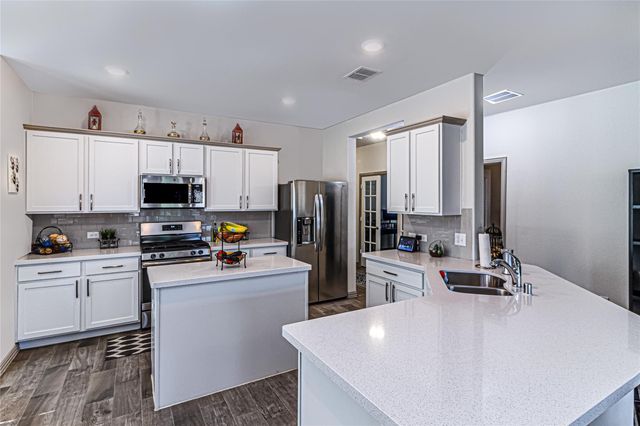 917 Rosewood Street, Princeton, TX 75407