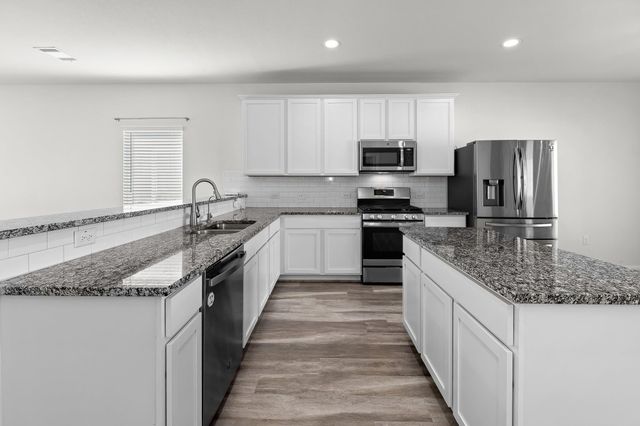 201 Eagle Lake DR, Hutto, TX 78634