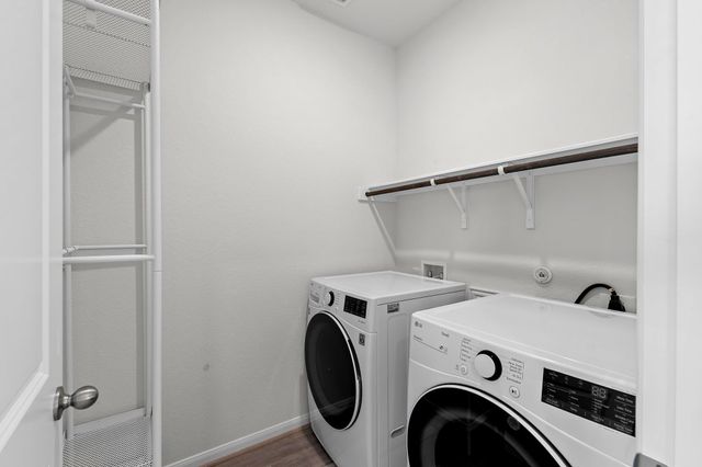 201 Eagle Lake DR, Hutto, TX 78634