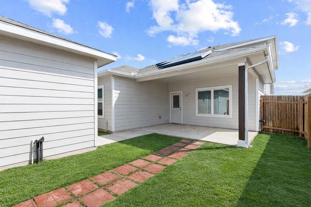 201 Eagle Lake DR, Hutto, TX 78634