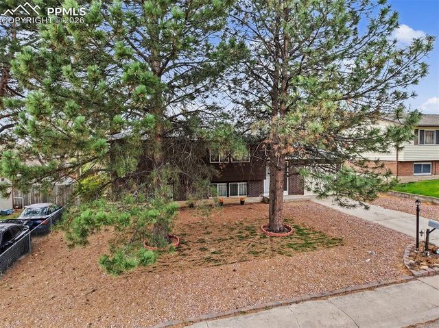 27 McBurney Boulevard, Colorado Springs, CO 80911